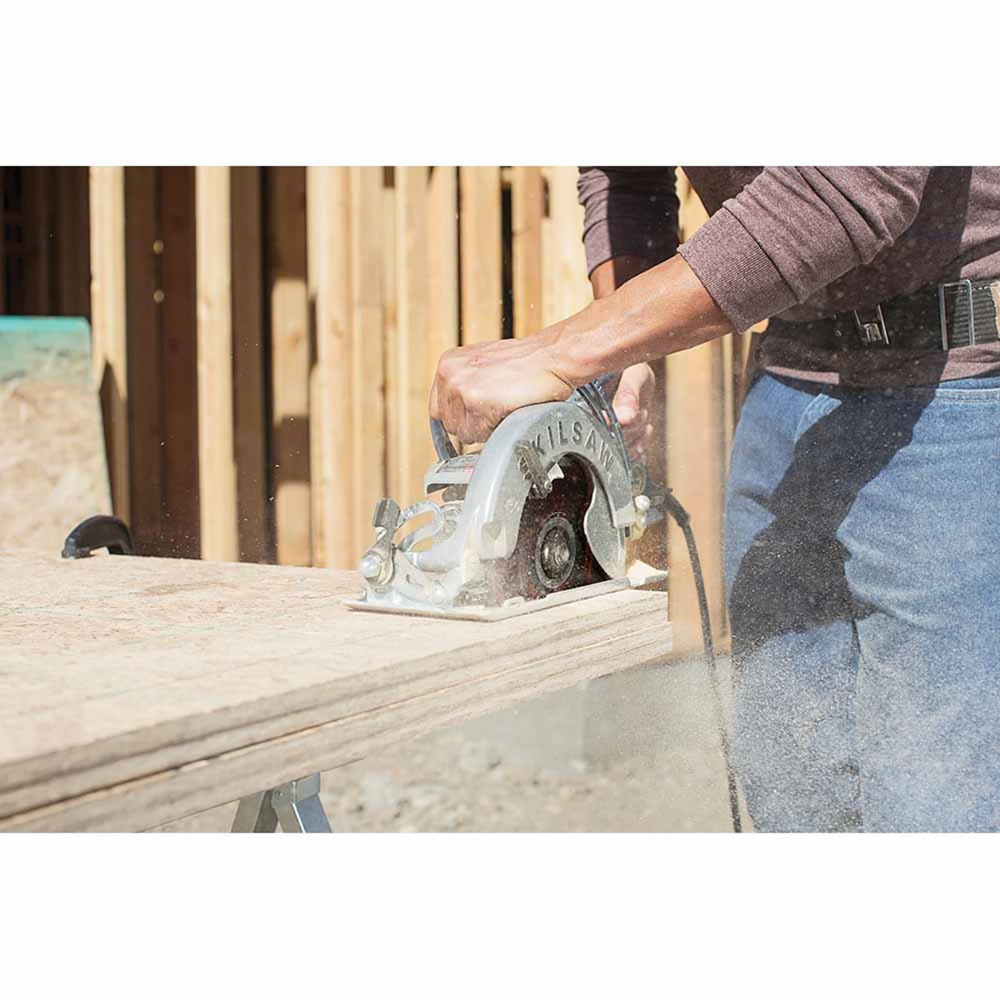 Skil SPT78W-01 8-1/4-Inch 15 Amp Corded Aluminum Worm Drive Saw, 60Â° Bevel Cut