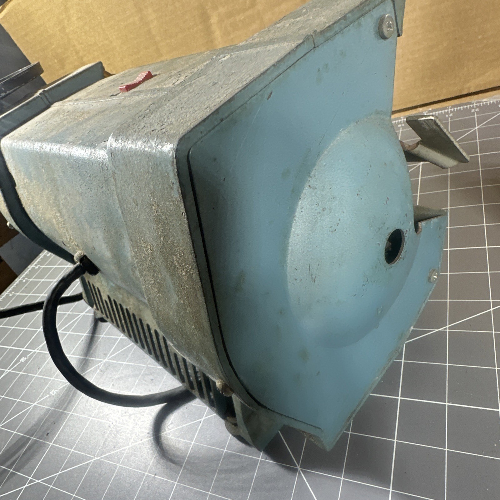 Manning Bowman 71510/6&Prime; Bench Grinder 8 Amps 3450 RPM Works/1/4HP Rare