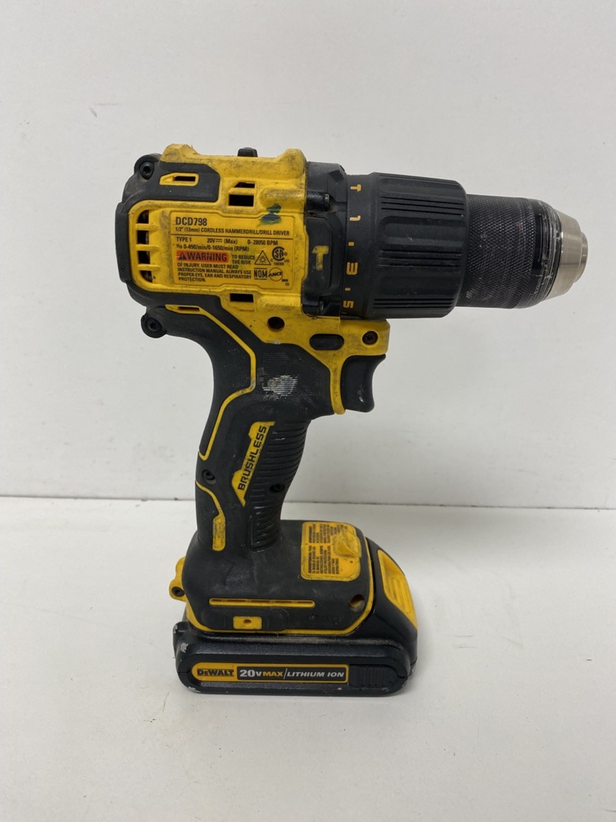 CORDLESS DEWALT DRILL W BATT (P08038242)
