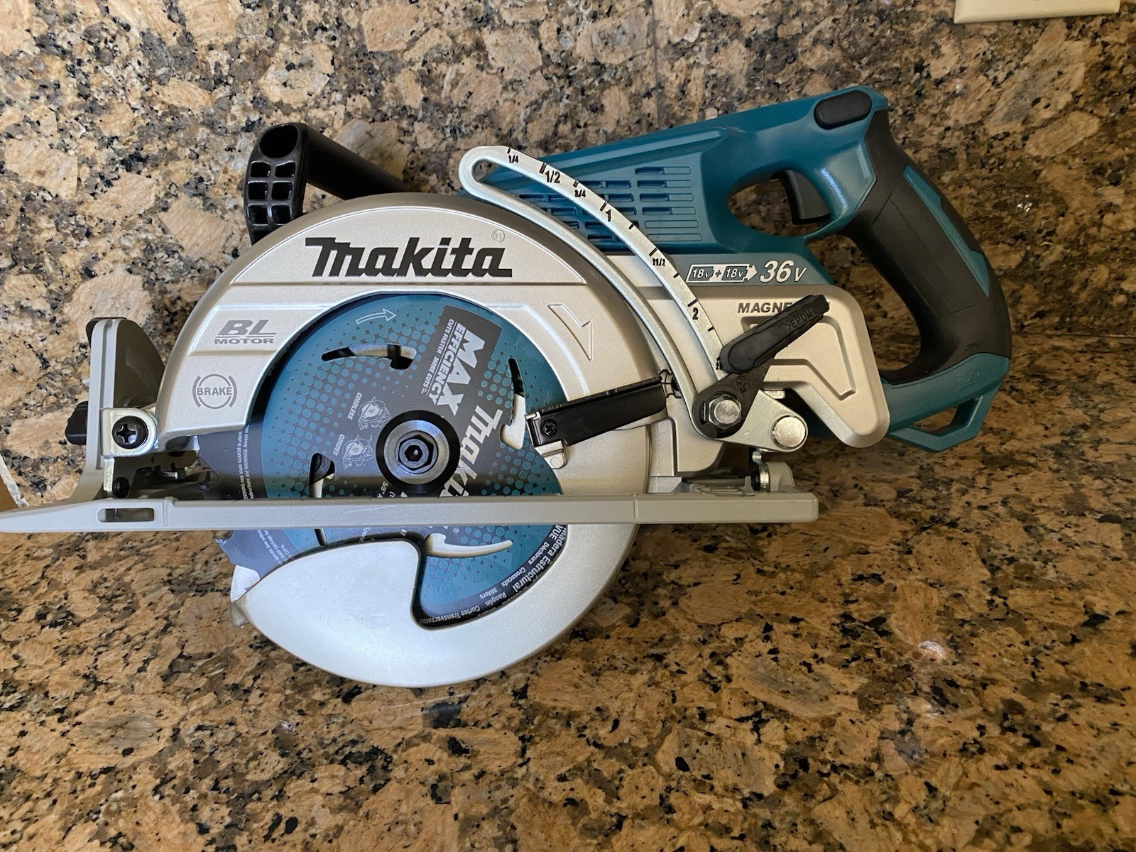 Makita XSR01 36V Brushless Rear Handle Circular Saw NEW skillsaw Carpenter