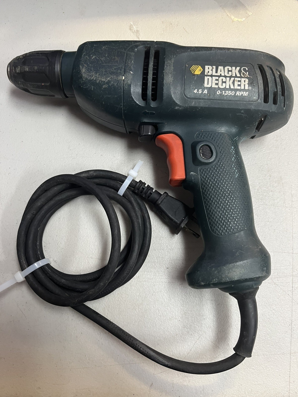 Black & Decker, Drill DR220, 4.5 A 0-1350 RPM