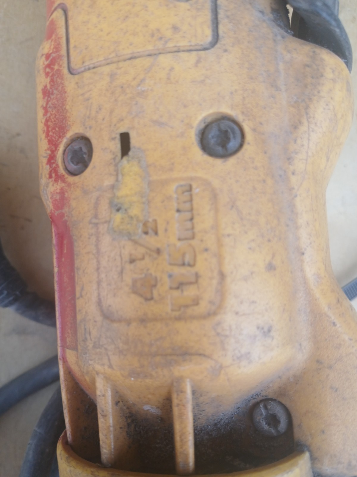 *PARTS/REPAIR* DEWALT DWE402N 120V 4-1/2&Prime; Corded Angle Grinder Not Tested