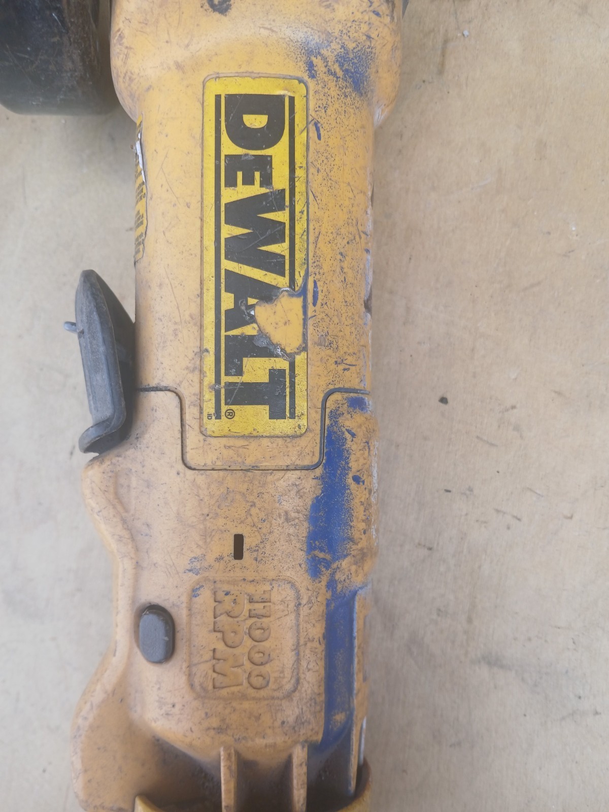 *PARTS/REPAIR* DEWALT DWE402N 120V 4-1/2&Prime; Corded Angle Grinder Not Tested