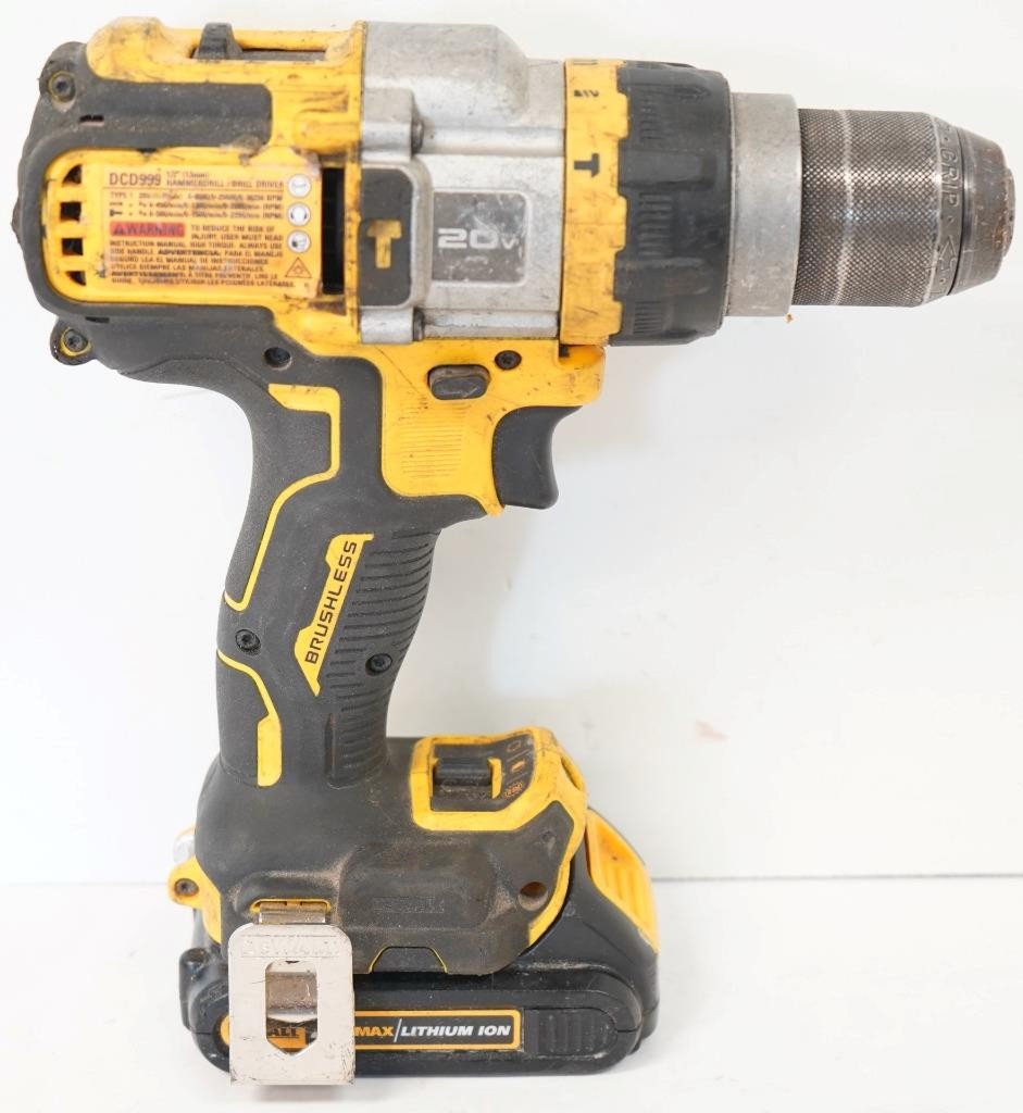 DeWalt DCD999 20V MAX Brushless 1/2&Prime; Hammer Drill w/Batter & Charger