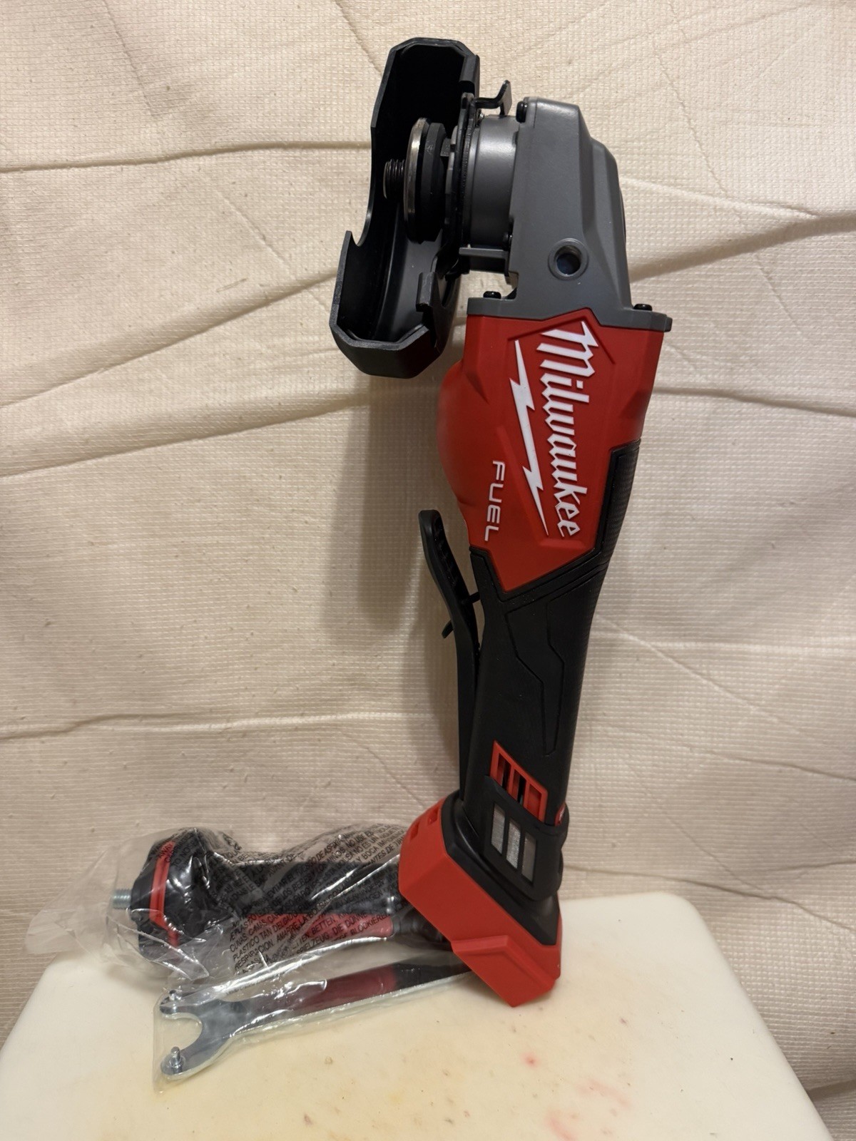 Milwaukee M18 FUEL Braking 4-1/2&Prime; / 6&Prime; Angle Grinder, Tool Only – 3670-20