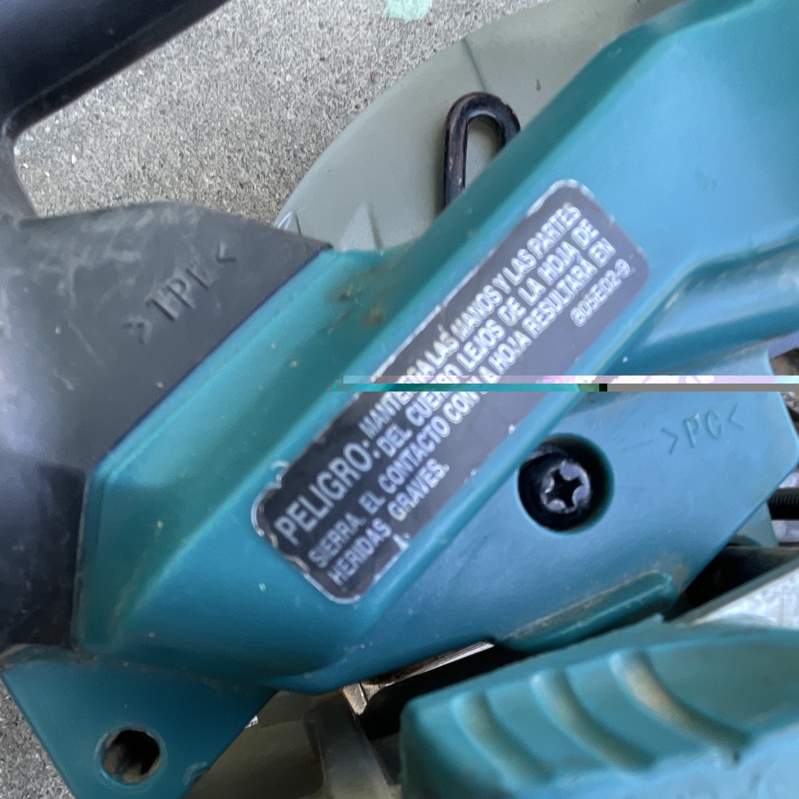 Makita LXT XSS02 6-1/2 in Cordless Circular Saw Bare Tool For Parts/Not Working