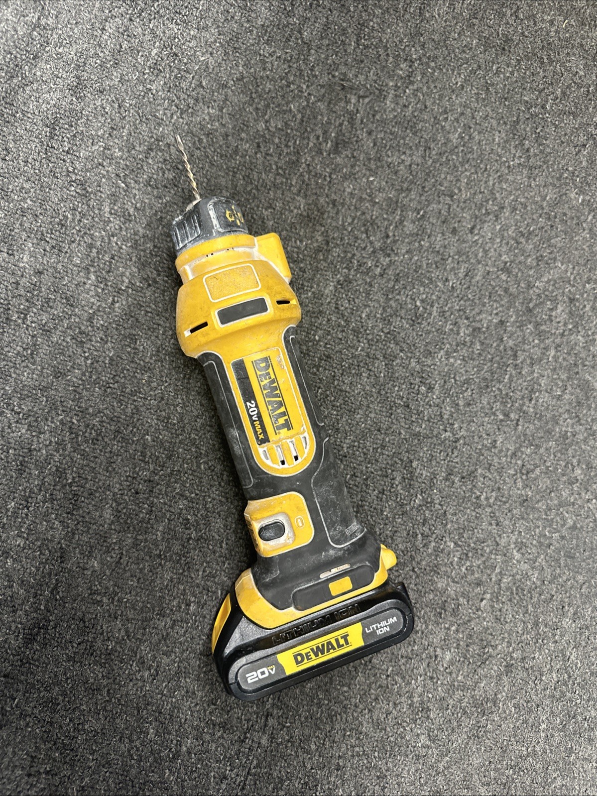 DeWalt DCS551 20V Cordless Cut-Out Tool w/1.5 Battery