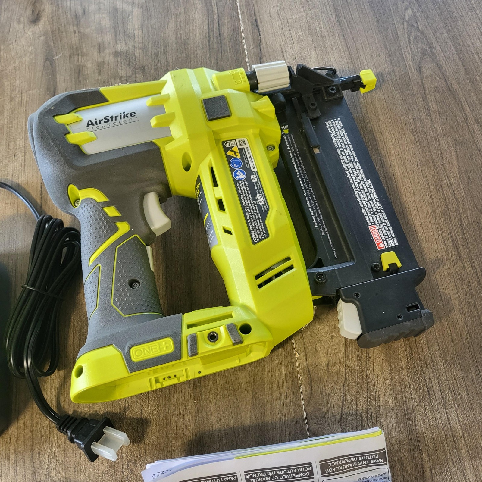 Ryobi P320VN 18V AirStrike 18Ga Cordless Brad Nailer W/ Battery and Charger ONE+