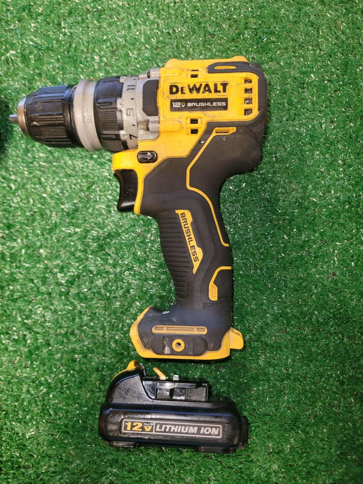 Dewalt DCD703 3/8&Prime;Drill , DCF813 Impact, 2 Batteries 2.0 & 1.3AH