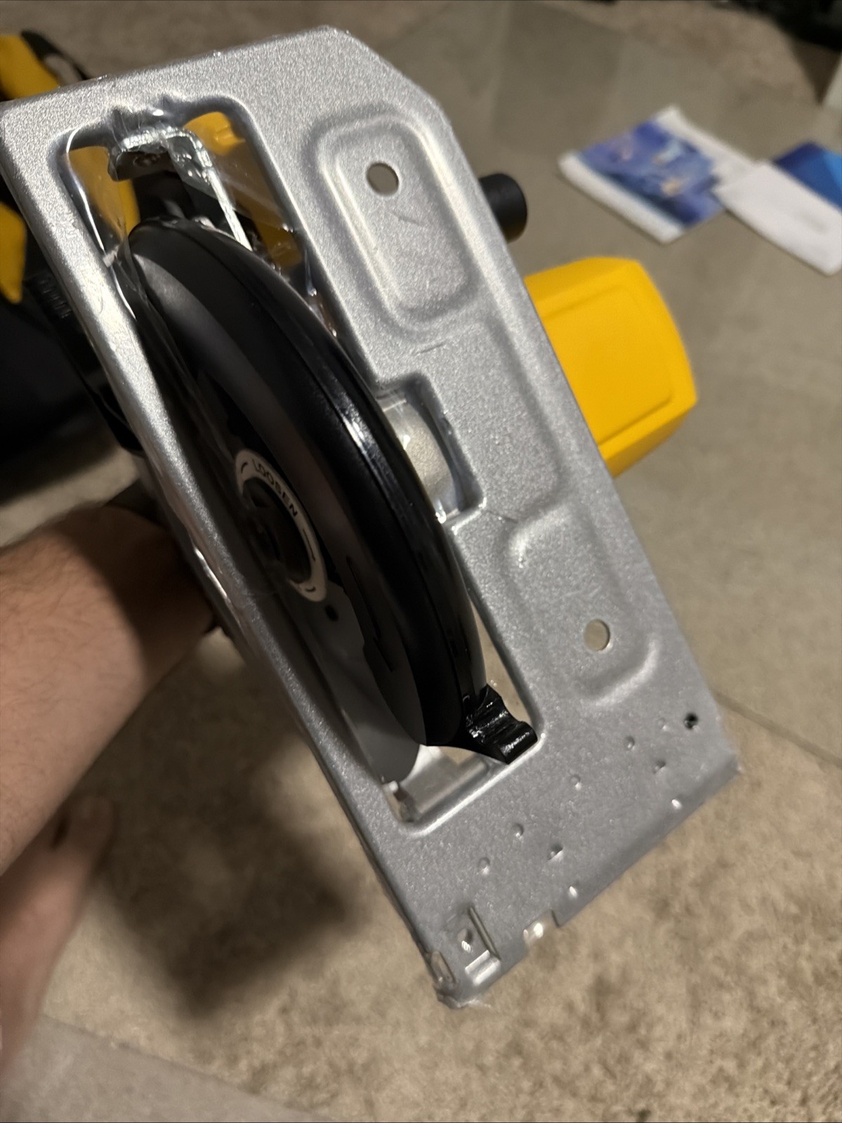 DEWALT DCS393 20V 6-1/2&Prime; Cordless Circular Saw – Tool Only