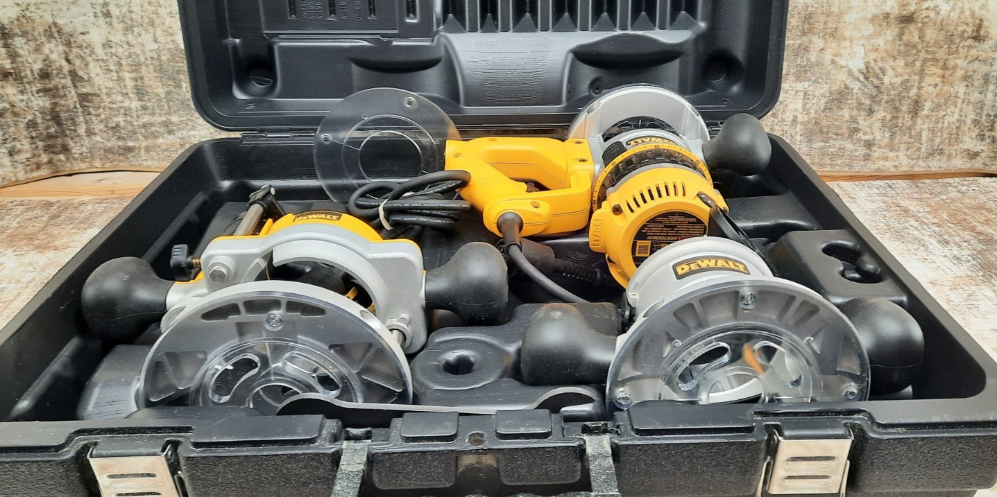 DEWALT DW618B3 2-1/4 HP Router 3 Base Kit Fixed Plunge D-Handle Case CLEAN