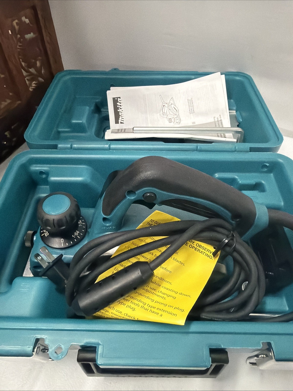 Makita KP0800K 3-1/4-in. 6.5 Amp Corded Handheld Planer, with Case, Cert Refurb