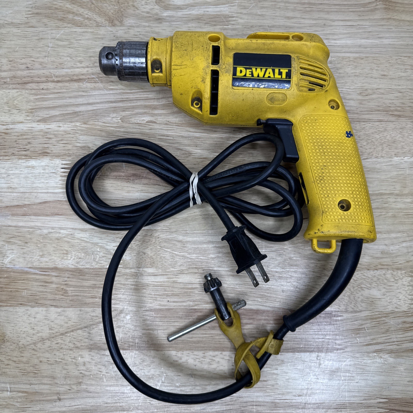 DEWALT DW101 3/8 In VSR Drill 0-2500 RPM 4.5A Corded 120V Yellow Electric