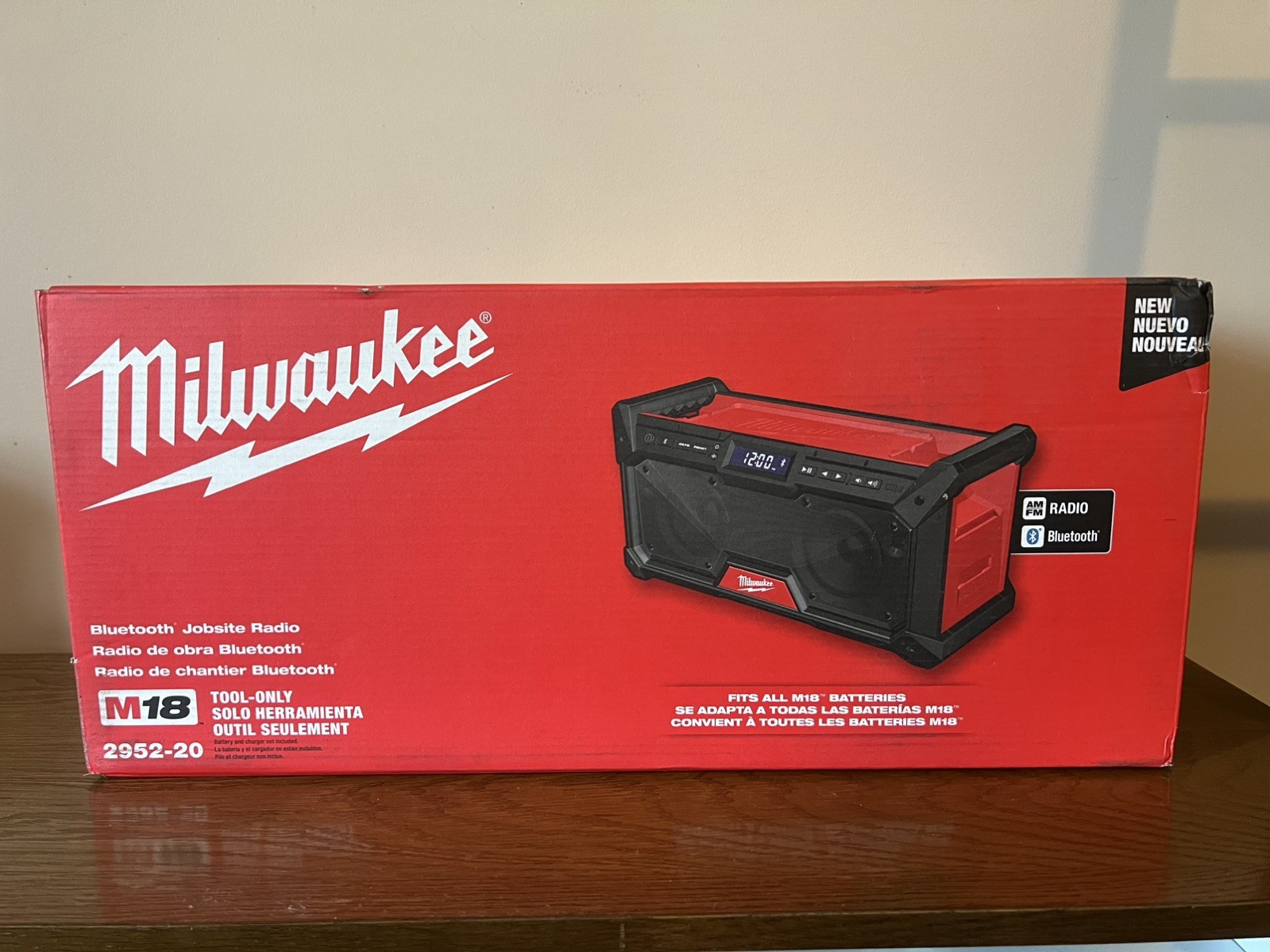 Milwaukee M18 Jobsite Radio 2952-20 w 2 5.0 Ah Batteries 48-11-1852B NEW