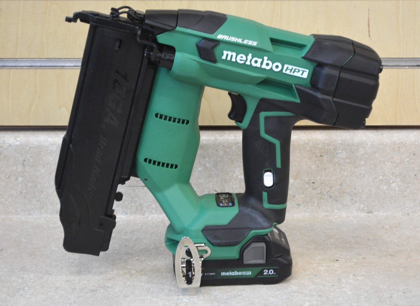 Metabo HPT NT1850DF 18V Brushless Brad Nailer Kit *Pre-owned* FREE SHIPPING