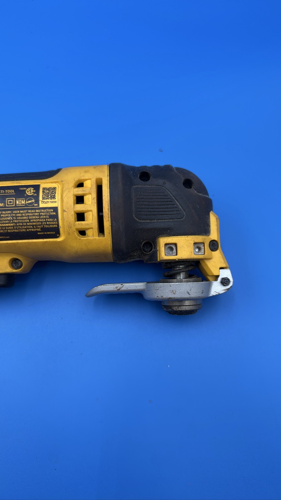 DEWALT DWE315 Oscillating Multi-Tool 3.0 Amp Variable Speed Corded Saw