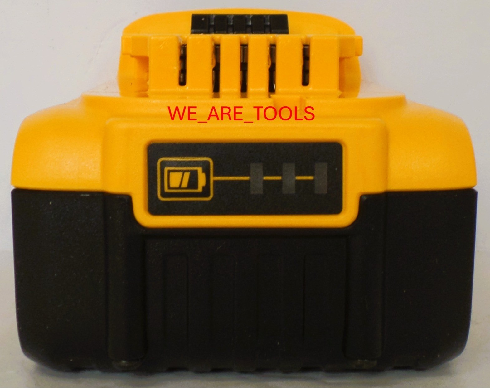 DeWalt KIT DCW600B 20V Max Compact Router, 2) DCB205 5.0 Ah Batteries, Charger