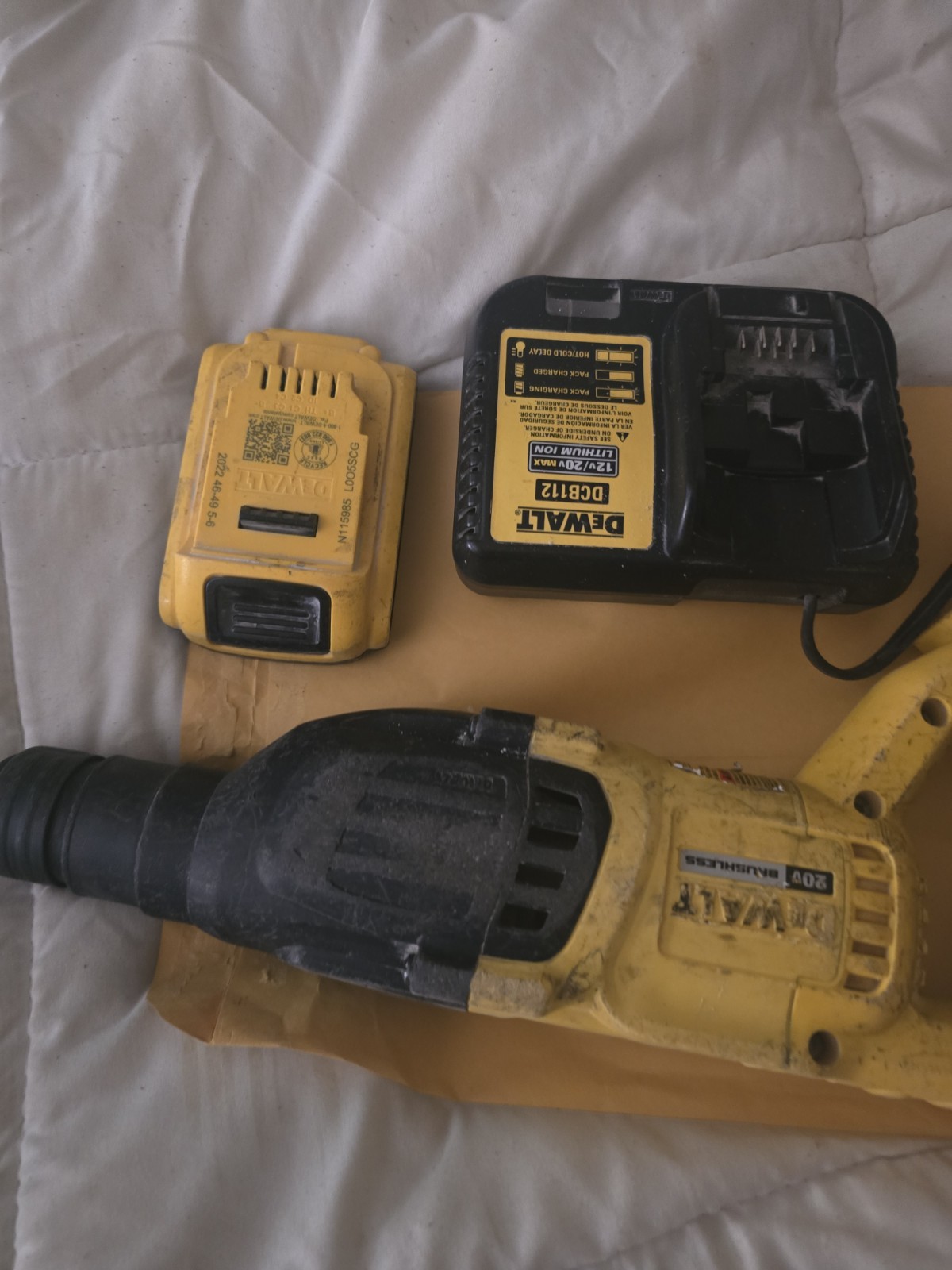 DEWALT DCH133 20V MAX 1&Prime; Brushless Cordless SDS Plus Rotary Hammer Drill