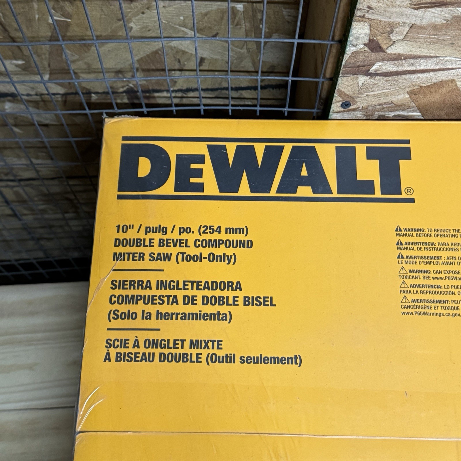 DEWALT DCS714B 10-in 20-volt max Dual Bevel Compound Cordless Miter Saw
