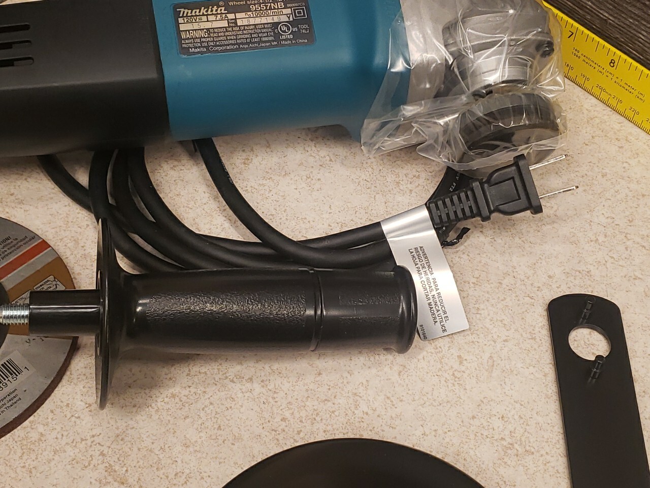NEW Makita 9557NB 4-1/2&Prime; Corded Angle Grinder W/Side Handle & Accessories