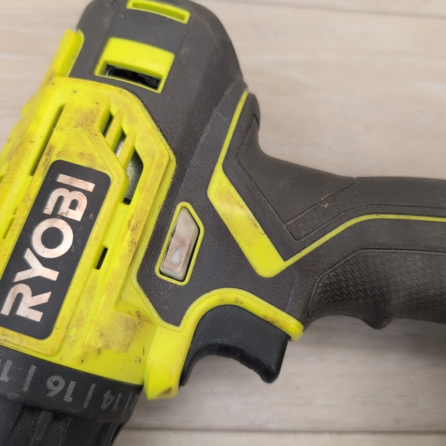 Ryobi P215 ONE+ Lithium-Ion Cordless 1/2&Prime; Drill With Battery And Charger