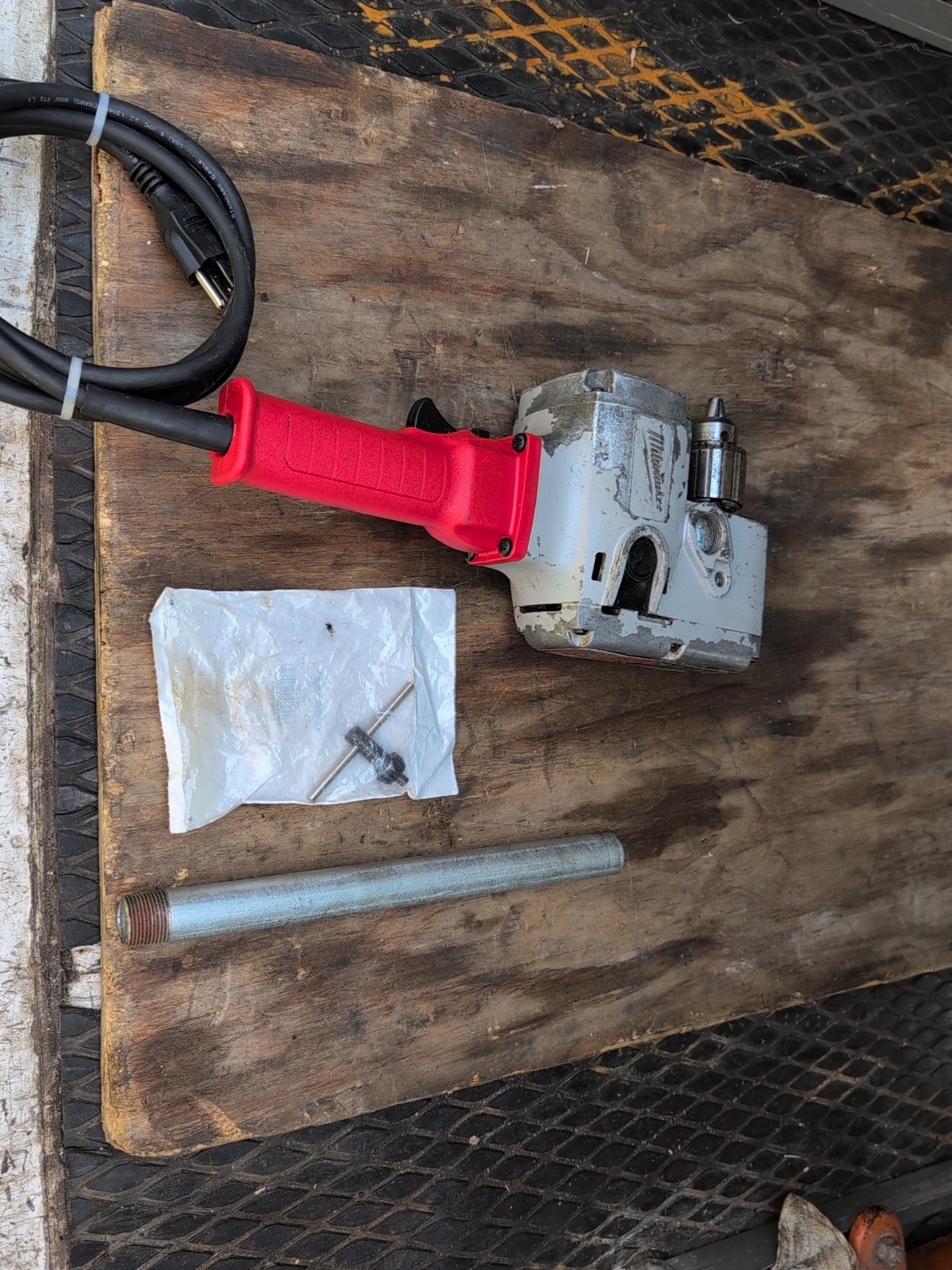 Milwaukee 1675-1 Hole Hawg Heavy Duty Corded Drill