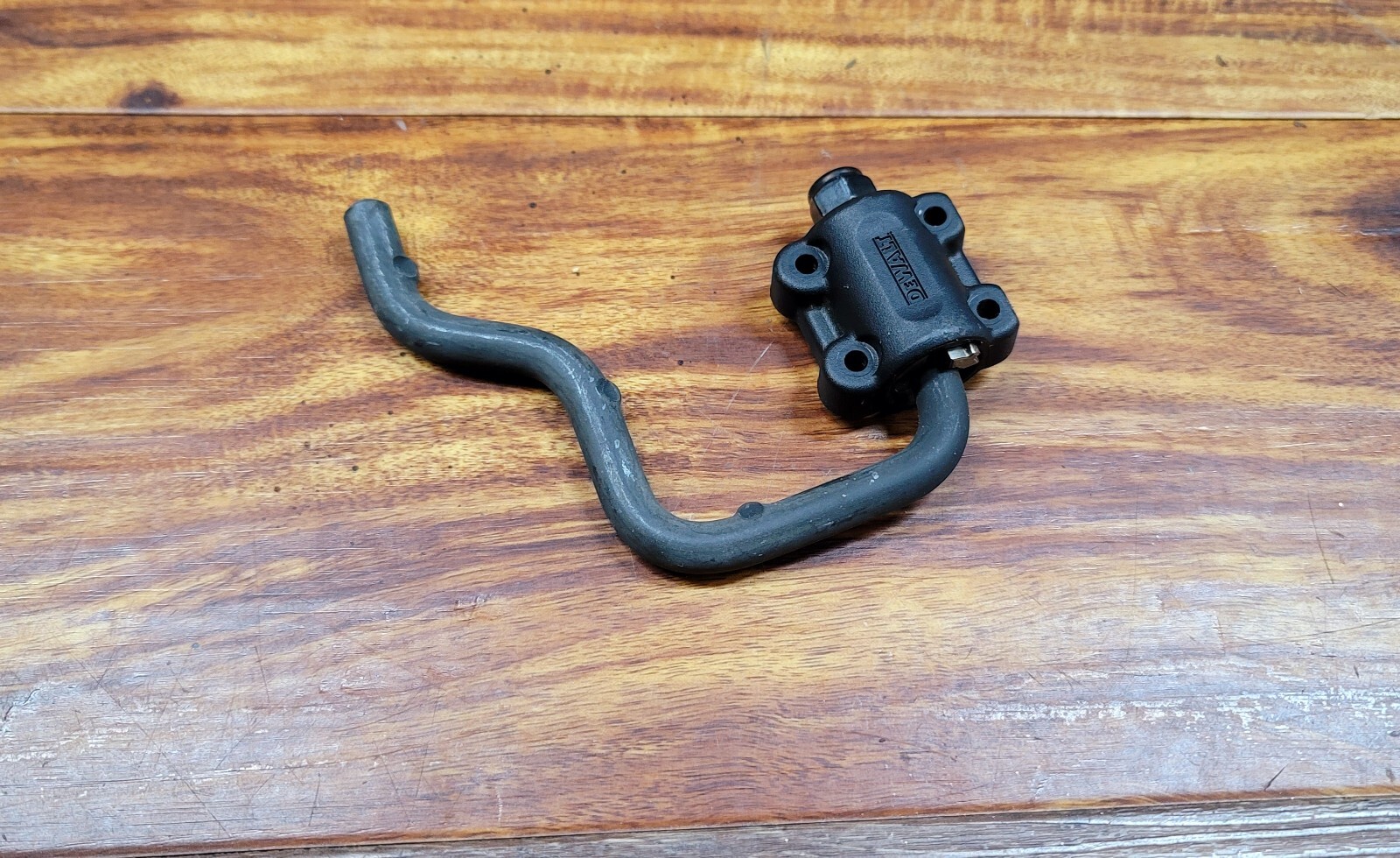 DeWALT HOOK ASSY FOR DCS577B 60V 7-1/4-Inch Worm Circular Saw N542818