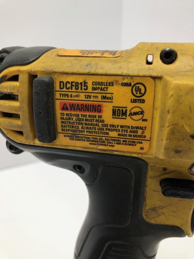 DEWALT DCF815 IMPACT DRIVER WITH CHARGER AND 12V BATTERY (NLG058590)