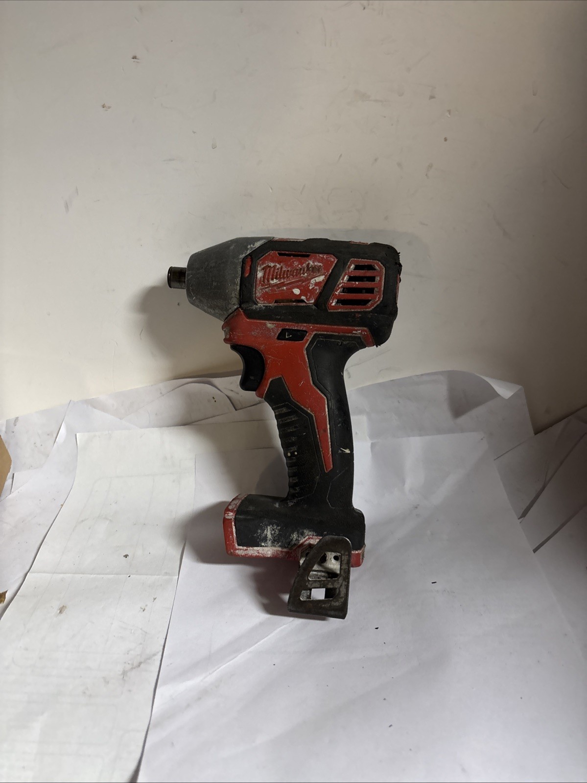 Milwaukee 2656-20 1/4&Prime; M18 Cordless Hex Impact Driver 18v NOT WORKING