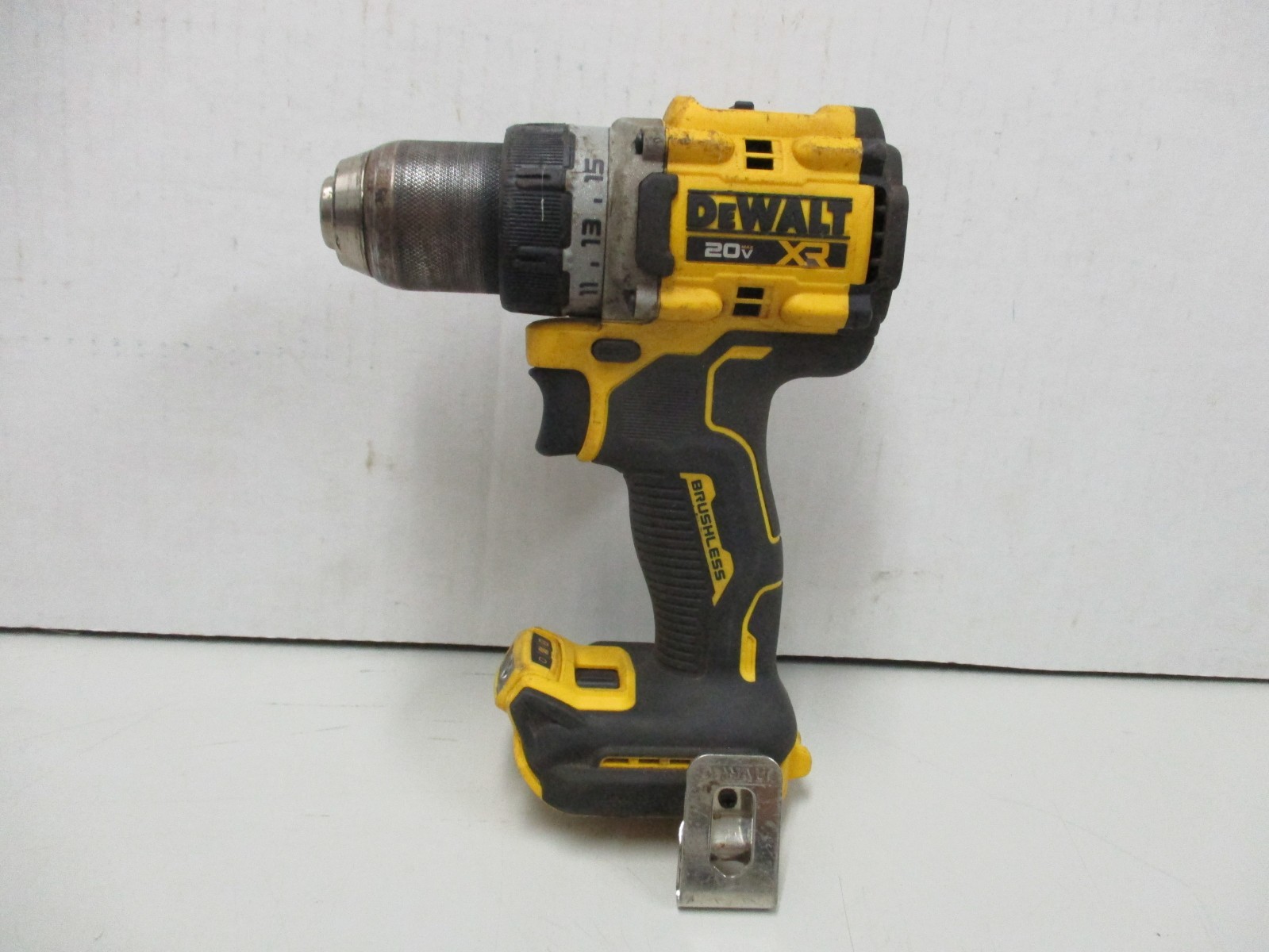 DeWALT DCD800 1/2&Prime; Cordless Drill Driver w/20v Max Lith Ion Battery & Charger