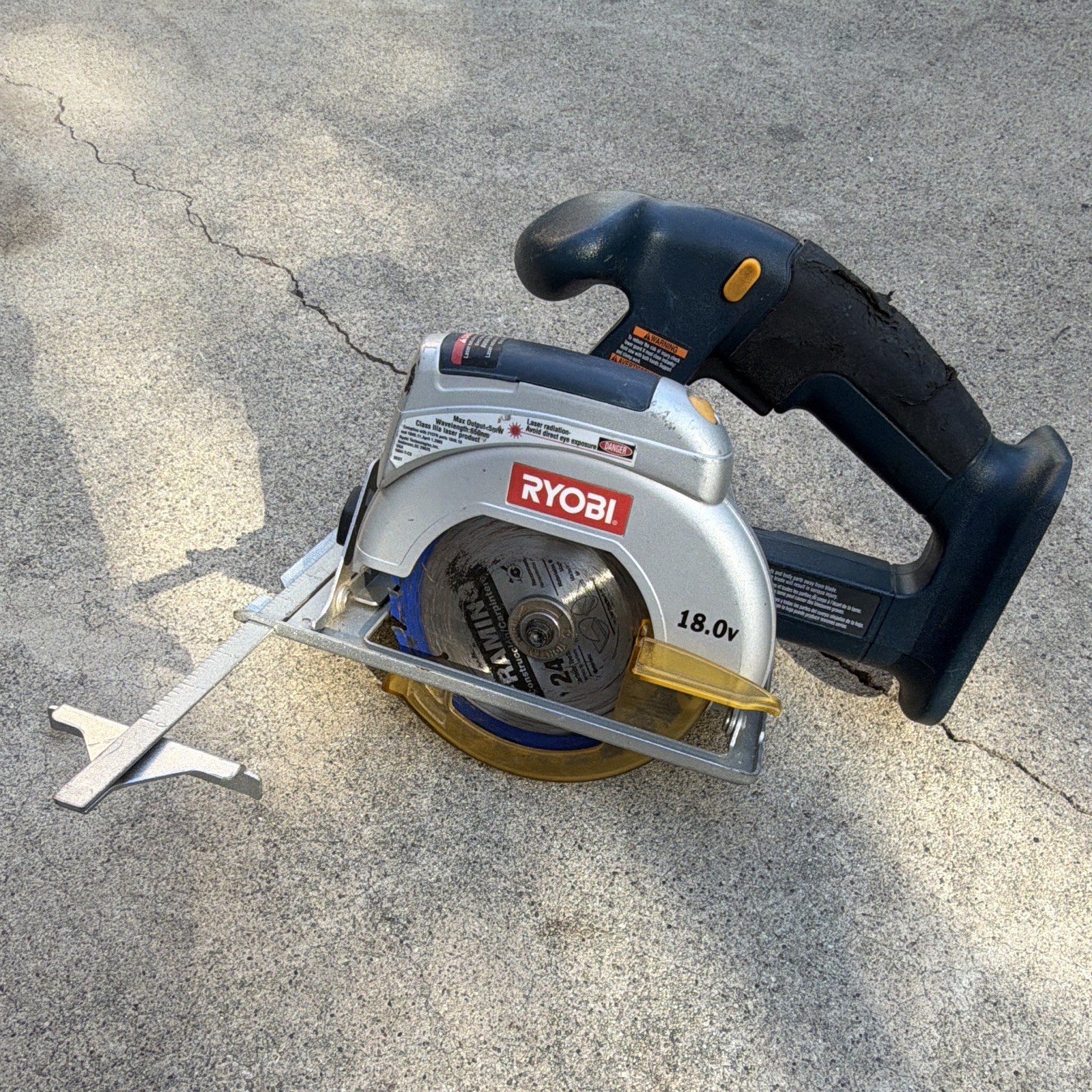 Ryobi P500 18V Cordless 5-1/2 in Circular Saw Left Blade (Tool Only)