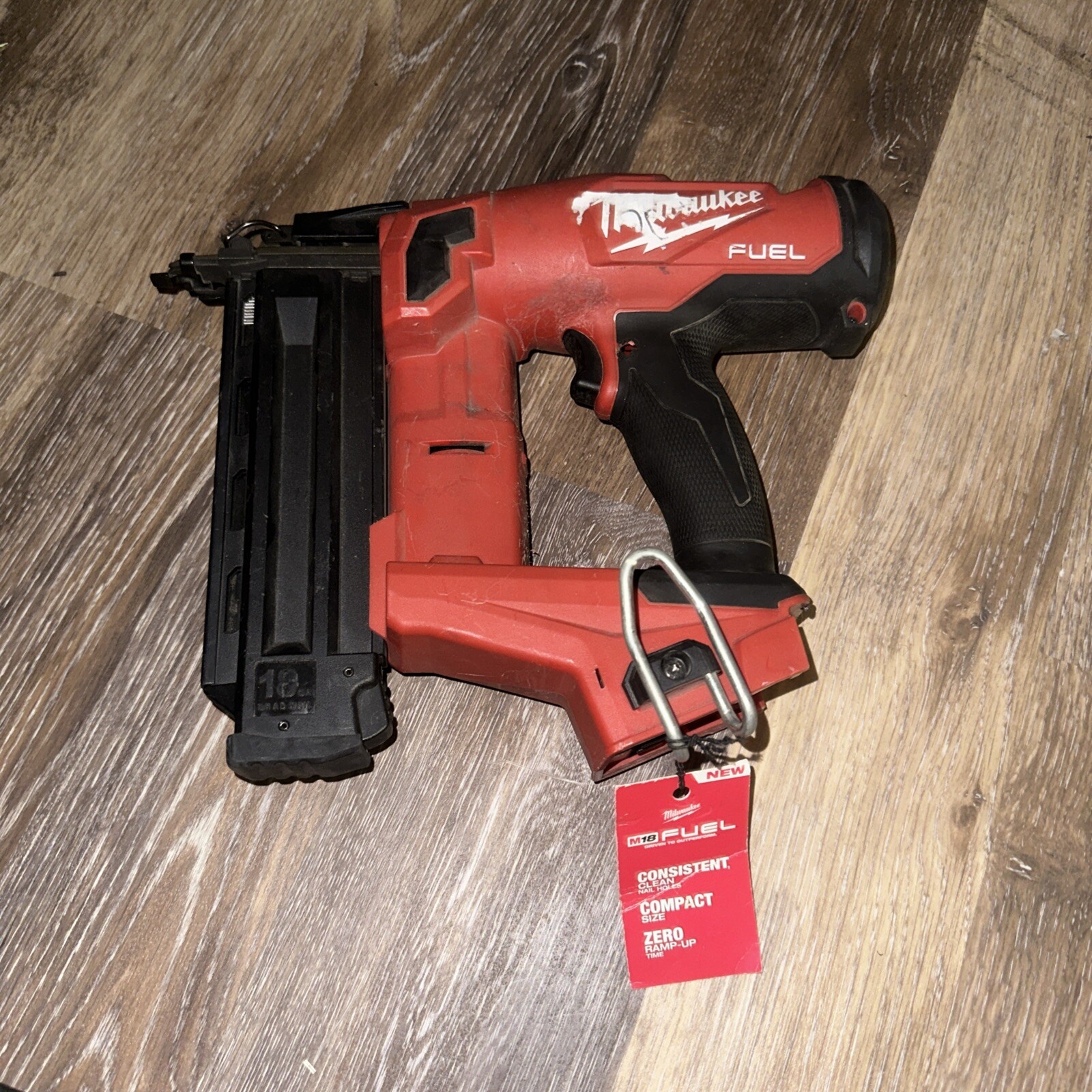 DEMO UNIT Milwaukee M18 FUEL 18-V Brushless Cordless 18-Gauge Brad Nailer