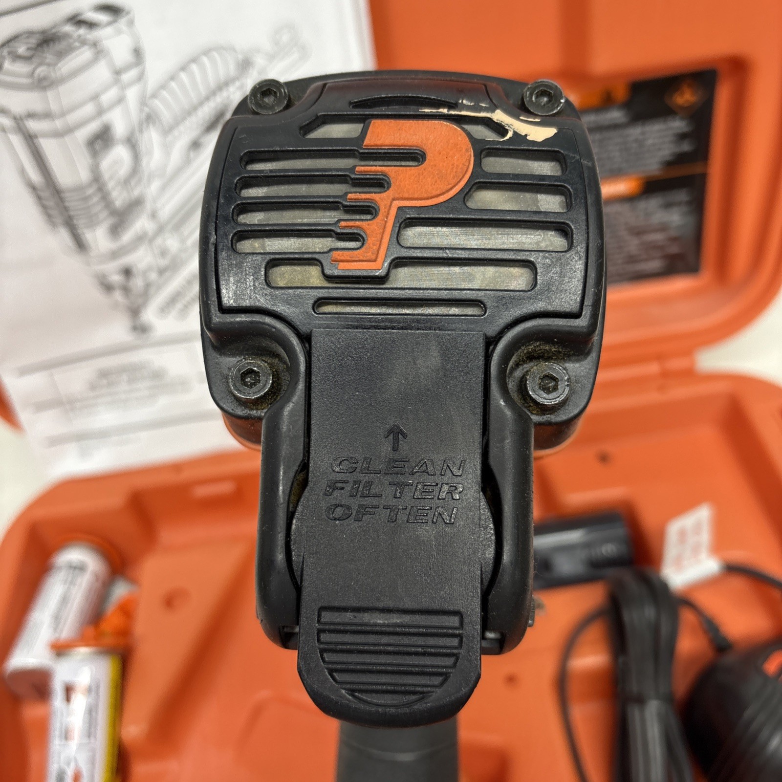 Paslode IM250A-Li Cordless 16 GA Angled Finish Nailer Kit In Case