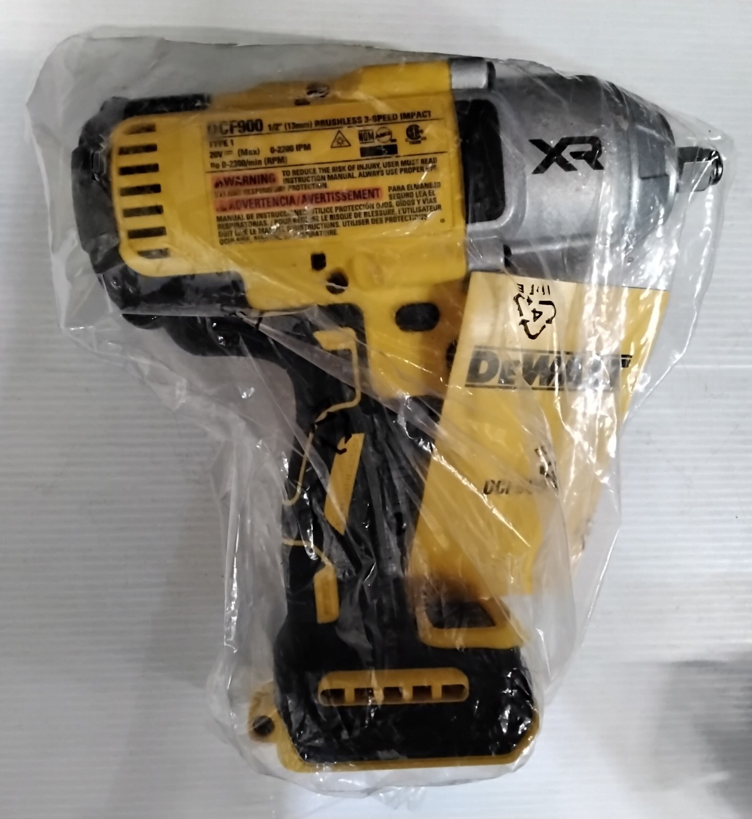 Dewalt Impact DCF900 W/battery, Charger & Case