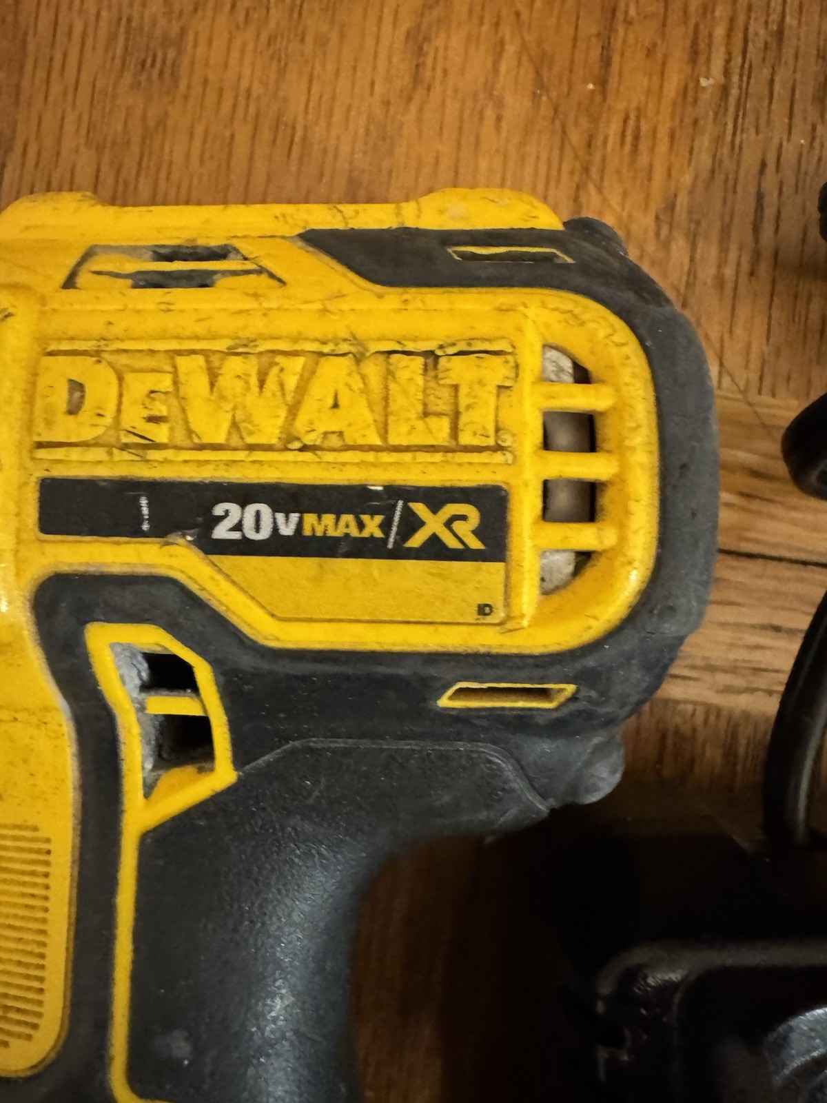 DEWALT DCD791 20V MAX XR Brushless Drill/Driver 5.0Ah Li-Ion + DCB112