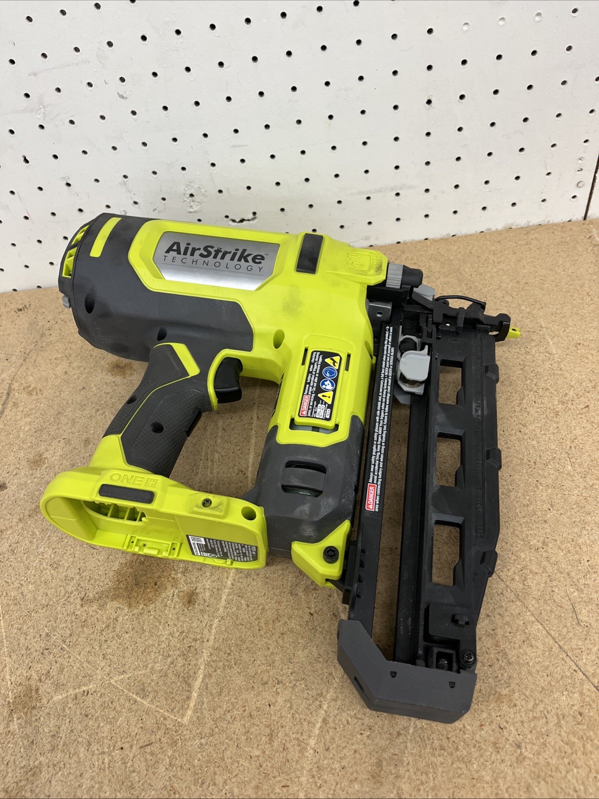 Ryobi AirStrike 18V Cordless Brad Nailer 18 Gauge P326- S27