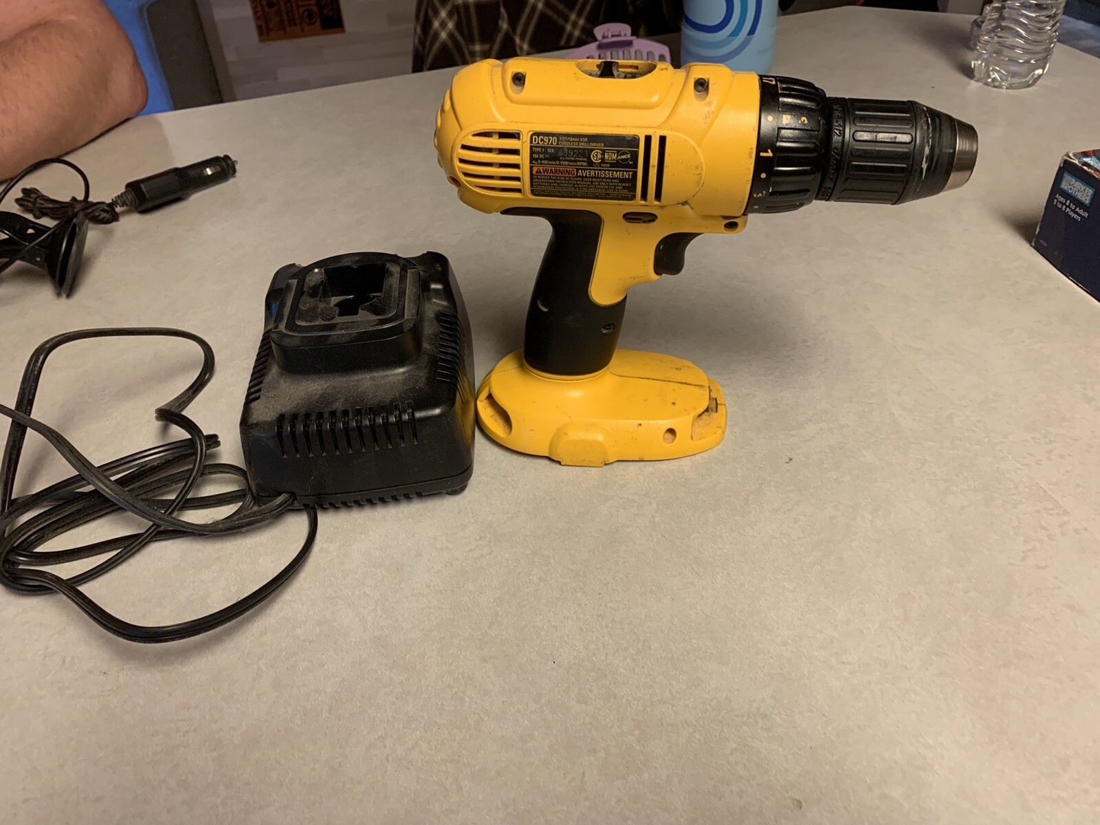 dewalt 18v drill And Charger WORKS Battery Not Included
