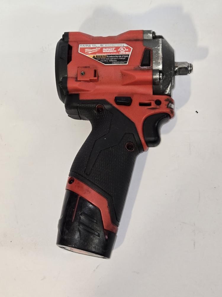 Milwaukee 2554-20 M12 FUEL Stubby 3/8&Prime; Impact Wrench with battery (ROA011372)