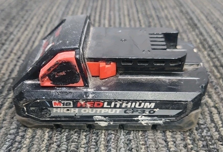 Milwaukee Tools 2953-20 M18 1/4&Prime; Hex Impact Driver + CP3.0 Ah Battery