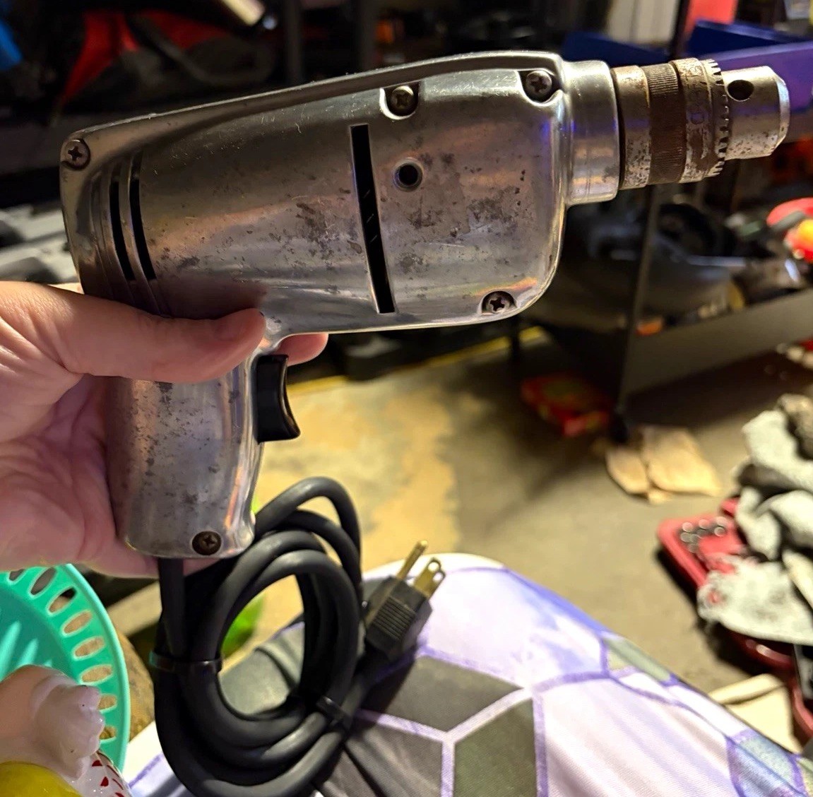 Montgomery Ward TPC-9225B Corded 1/4 in Drill 115V Keyed Chuck 2000 RPM