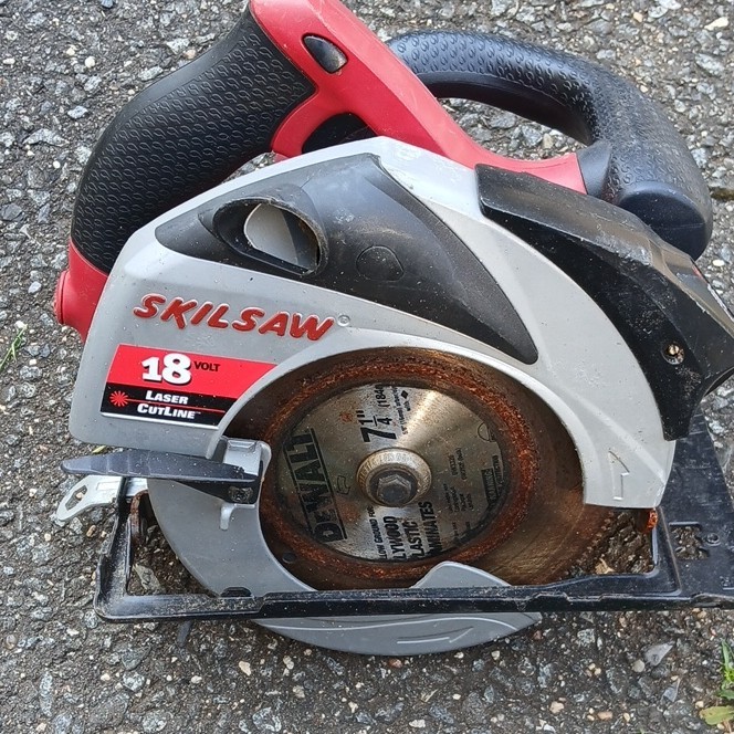 SKILSAW 5950 18V Cordless Circular Saw 7-1/4 in Blade w/ Laser Guide