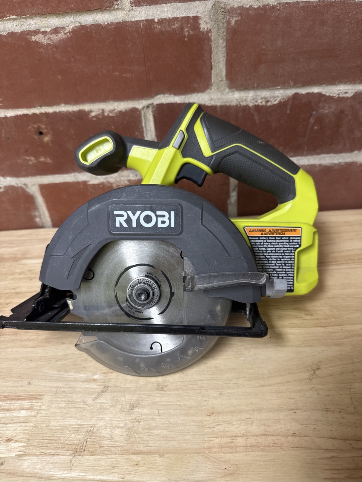 Ryobi PCL500B ONE+ 18VCircular Saw **FOR PARTS**READ**