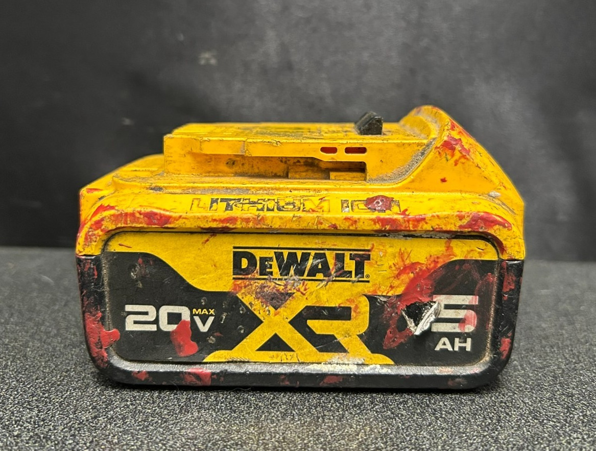 DEWALT DCD798 1/2&Prime; Cordless Hammer Drill Driver W/DeWalt 5AH Battery FREE SHIP📦
