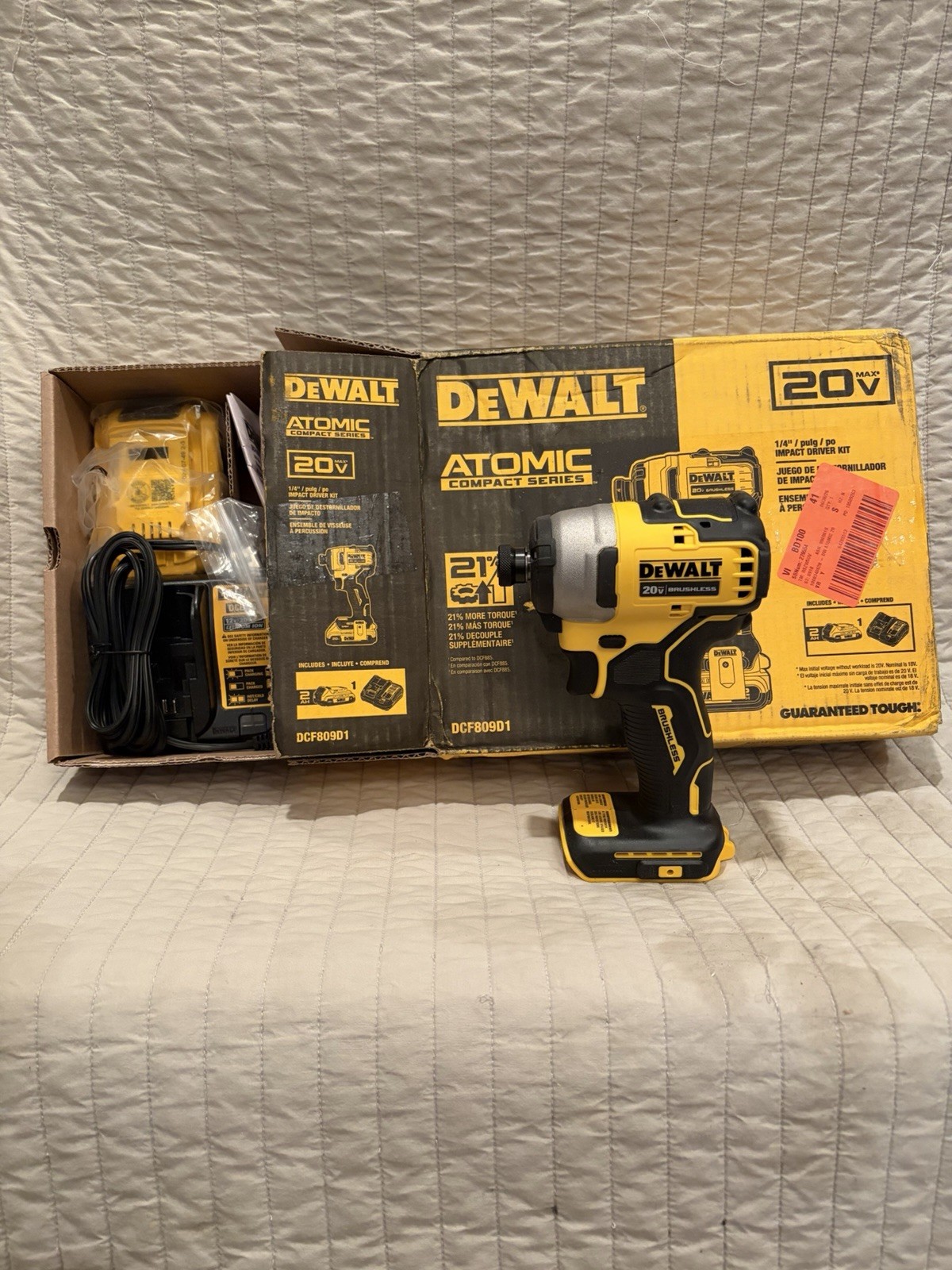DEWALT ATOMIC 20V Compact 1/4&Prime; Impact Driver Kit W/2.0Ah Battery & Charger