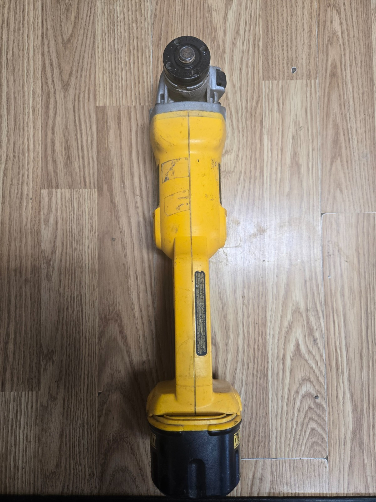 DEWALT 8V DC411 GRINDER WITHOUT BATTERY