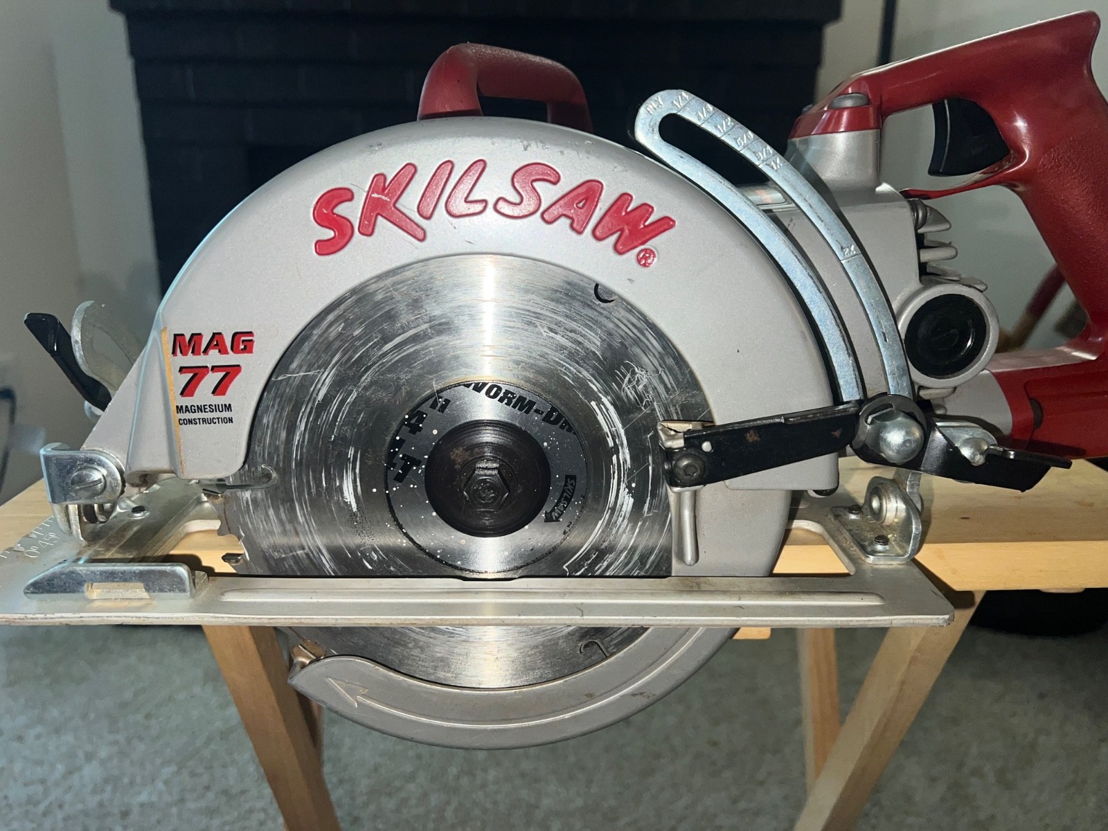 Skilsaw Mag 77 USA worm drive saw