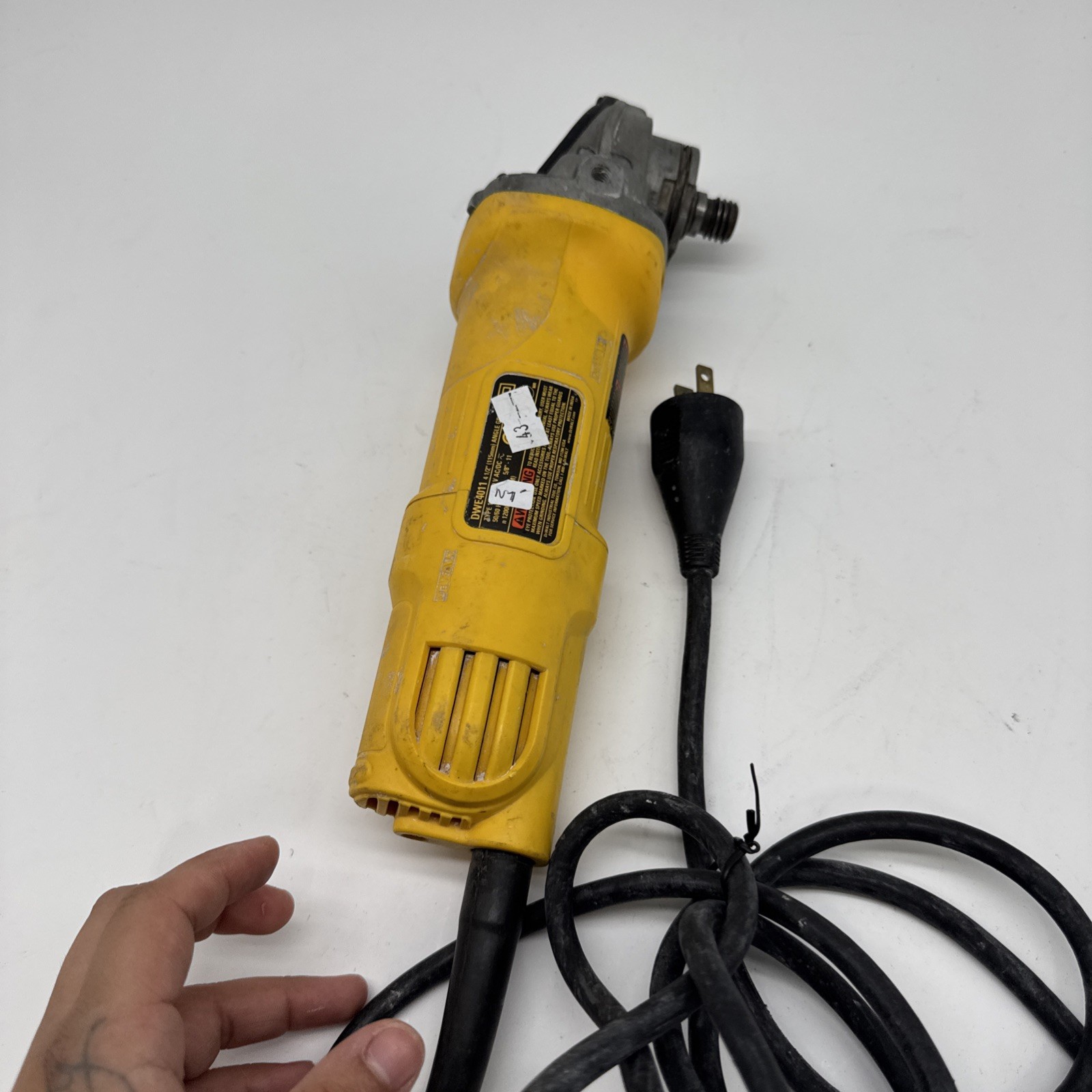 DEWALT DWE4011 18V Angle Grinder N7•