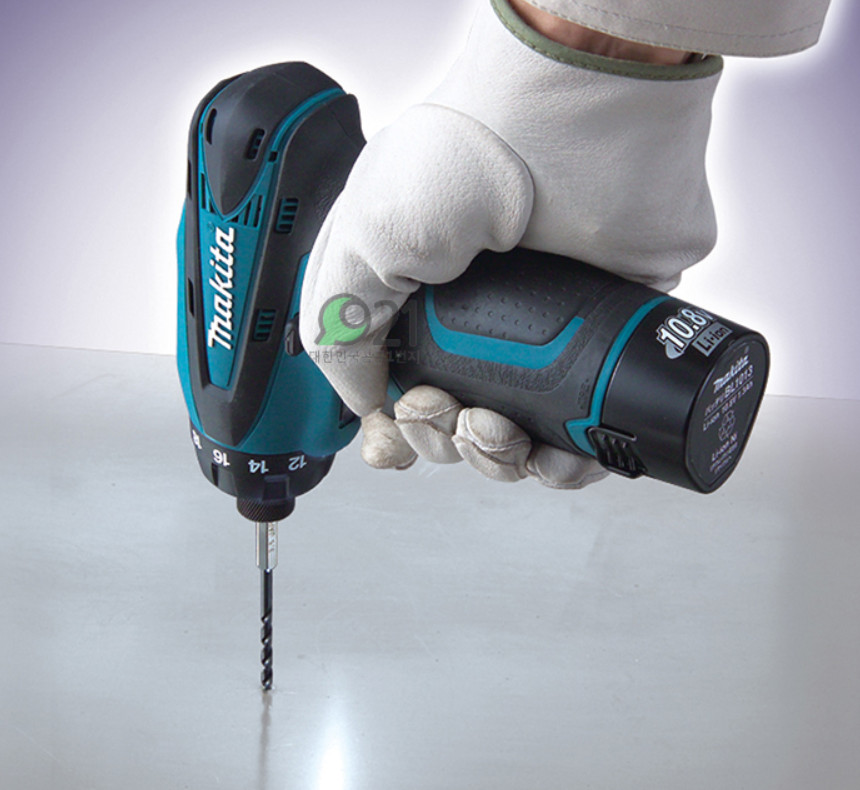 Makita DF030DZ 10.8V Drill 0.88Kg 24Nm 1300Rpm LED Ems Ship *Bare / No Battery*