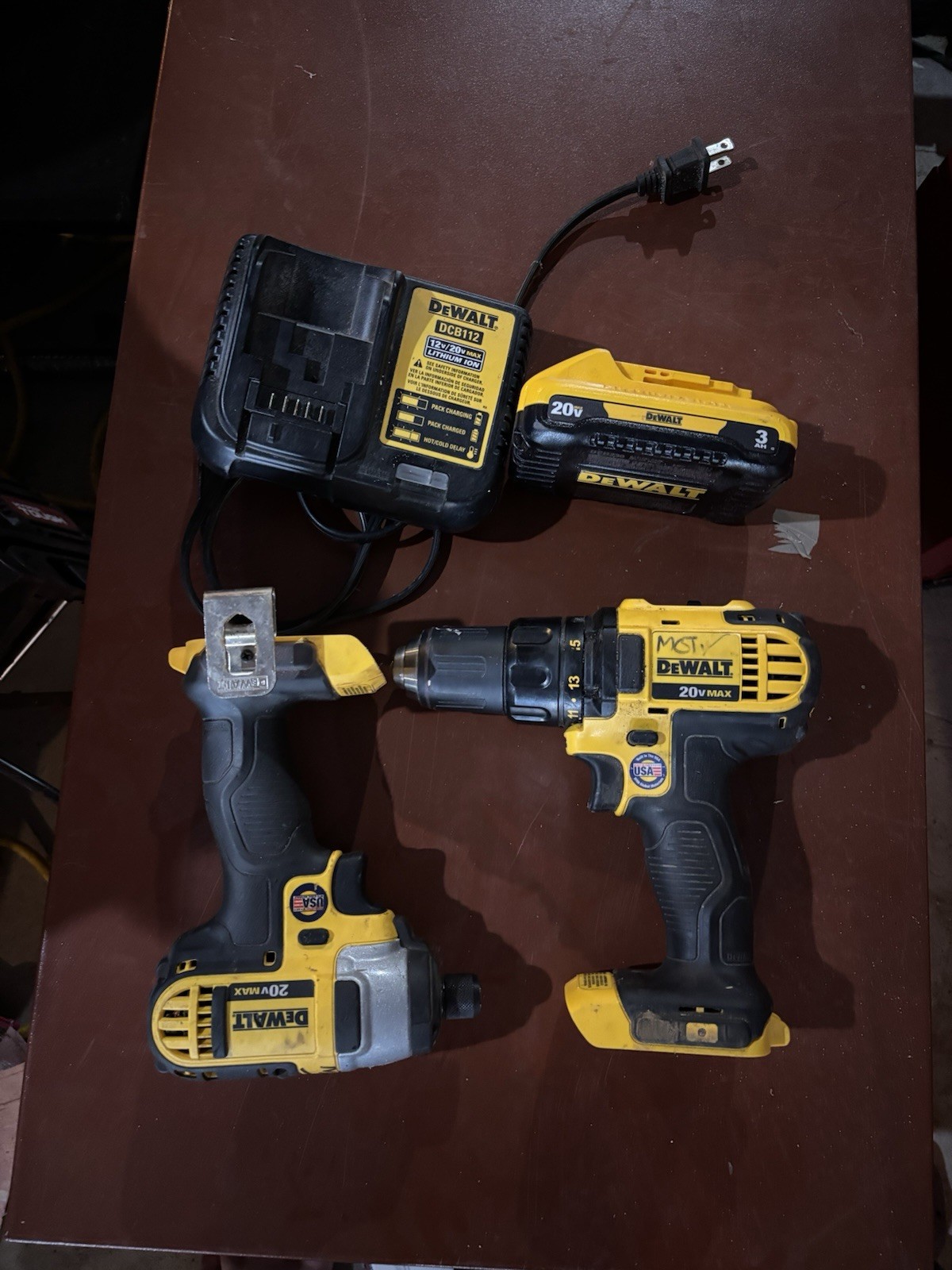 DEWALT 20V Max DCD780 DCF885 Hammer Drill and Impact Driver Combo Kit