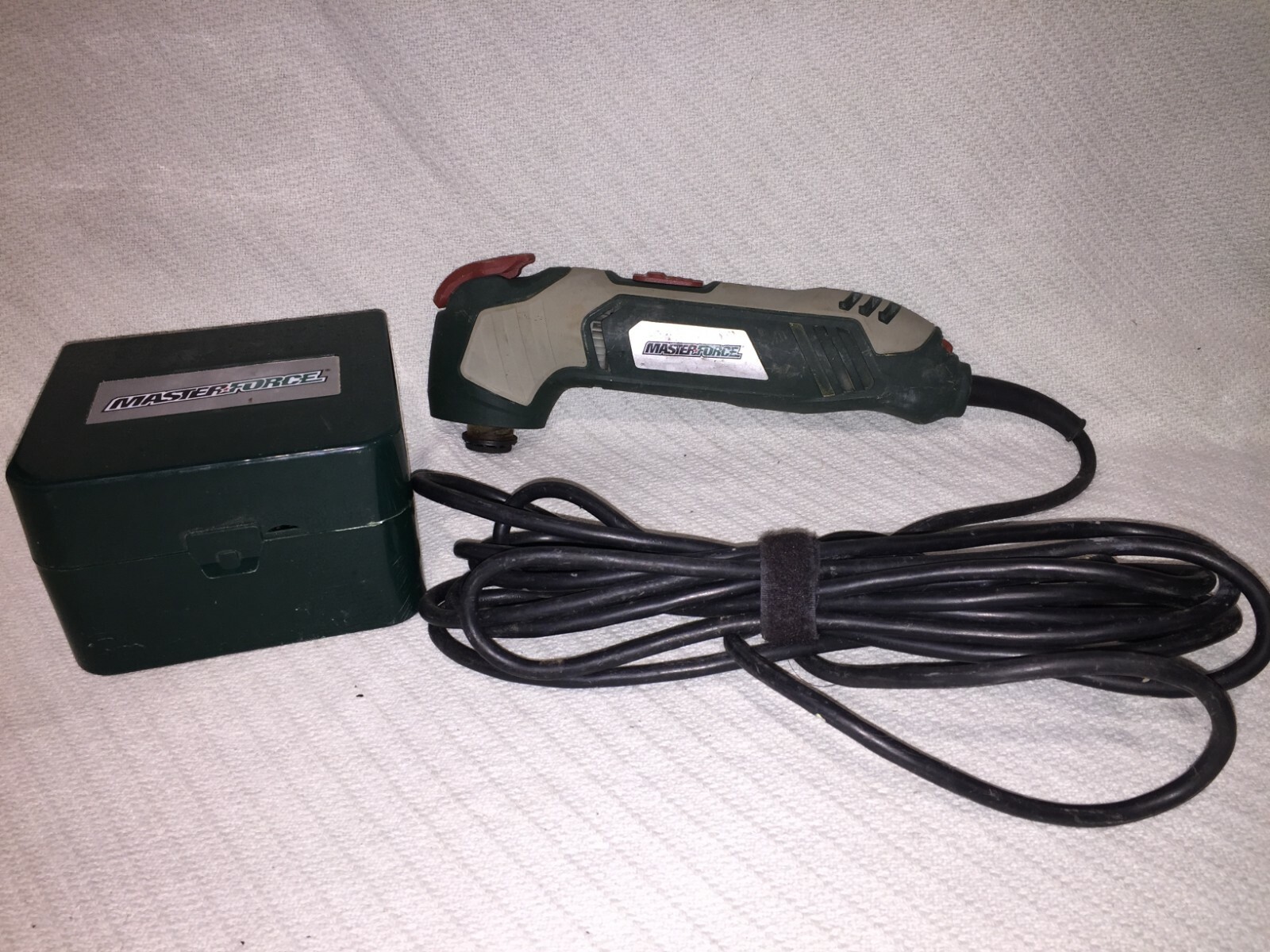 Master-force 241-0854 – 2.5A Utila Tool – Corded Oscillating Multi-Tool Kit